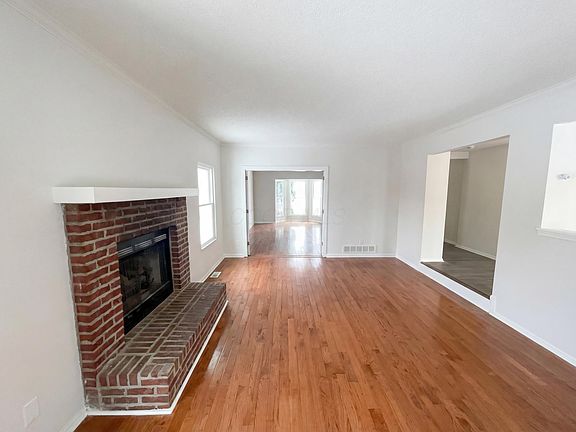 3rd image of 2592 Cowall Dr