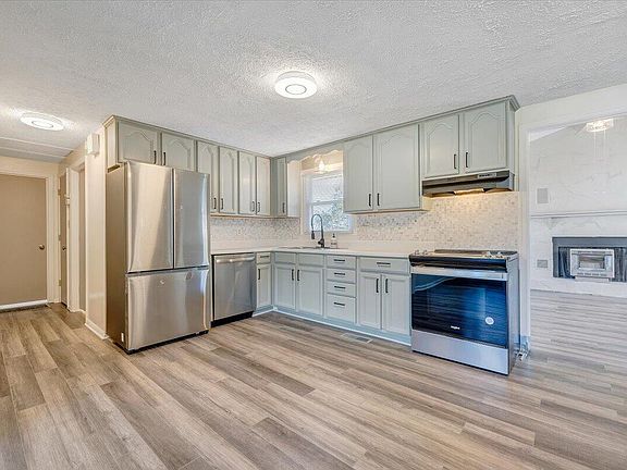 5th image of 102 Oneal Dr