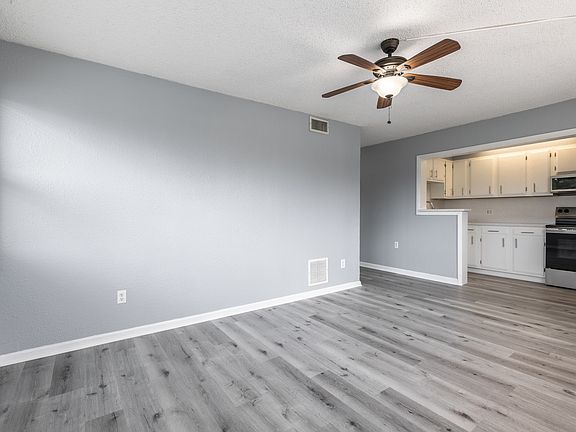 3rd image of 80 Indian Rocks Rd S Suite B