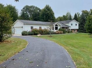 52051 Eleven Mile Rd, South Lyon, MI 48178