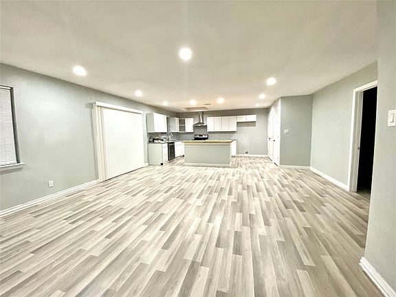 5th image of 7111 Greenspan Dr