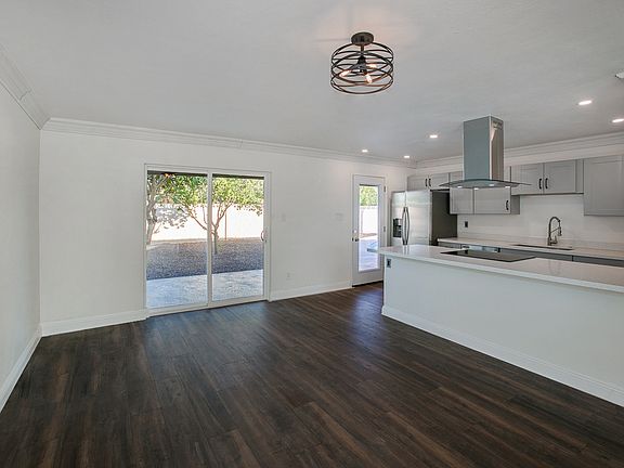 5th image of 8707 E Rancho Vista Dr