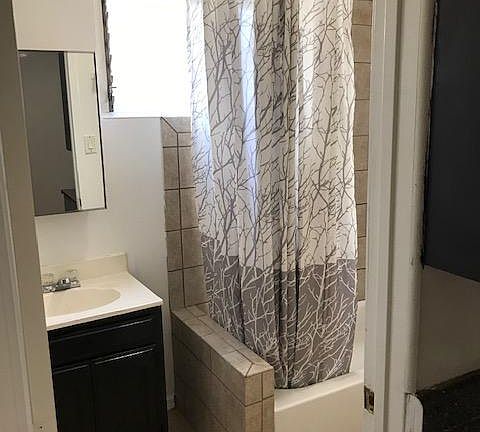 3rd image of 2408 S Grand Ave #6