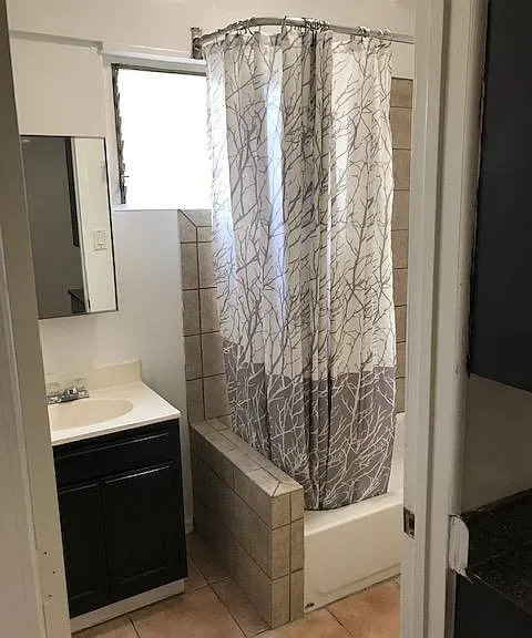 2408 S Grand Ave #6 — Photo 3