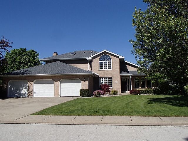 1st image of 324 Hans Brinker Dr