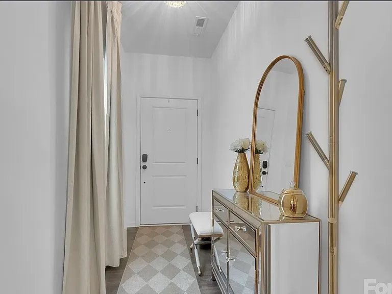 242 Lacewing Dr — Photo 2