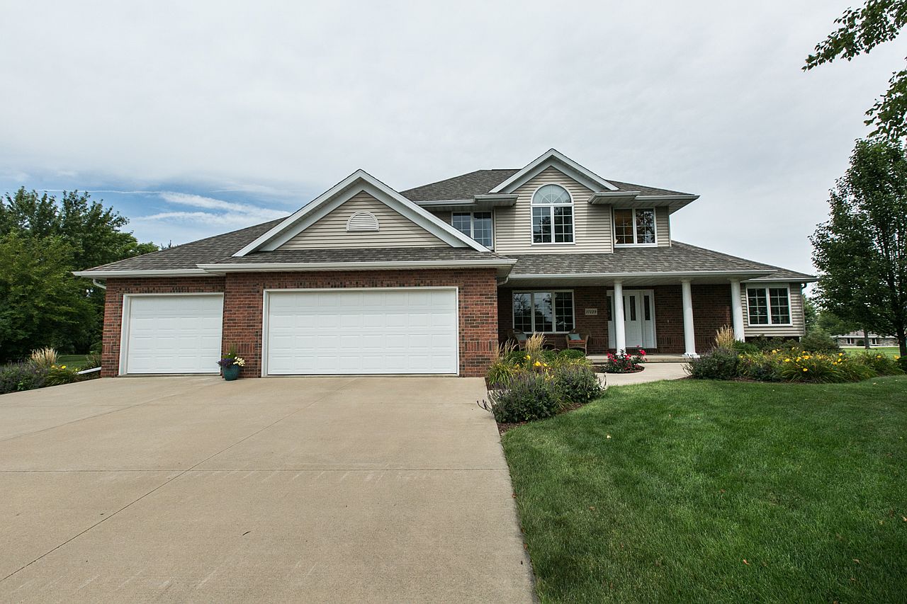 17129 Meadowlark Dr, Peosta, IA 52068 Zillow