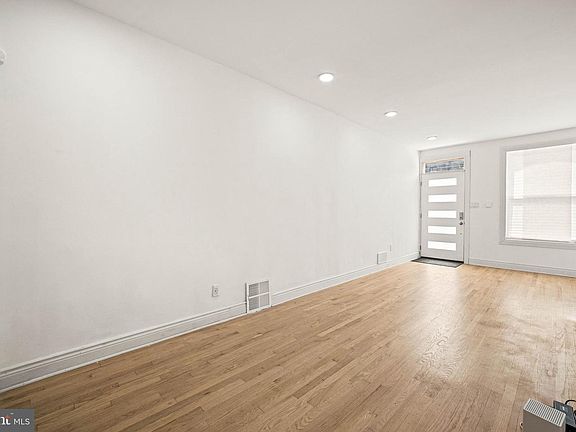 3rd image of 2630 Jasper St