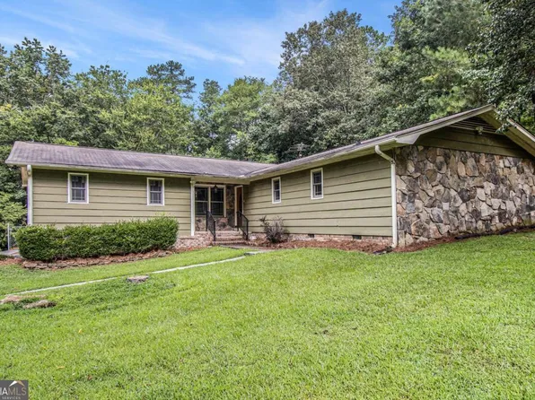 371 Lake Dr SE, Calhoun, GA 30701