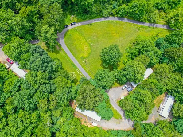 15 Tika Dr, Whittier, NC 28789