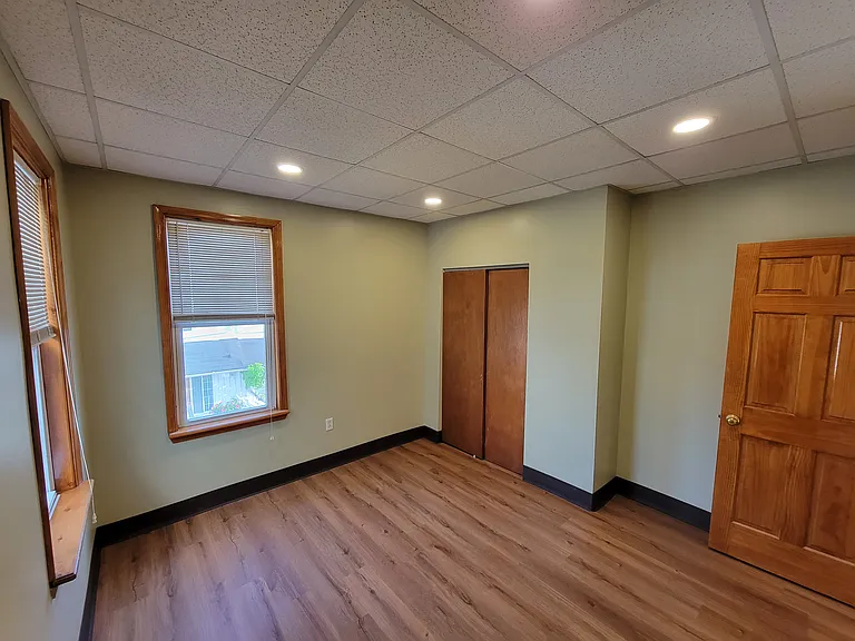 730 Washington St — Photo 3