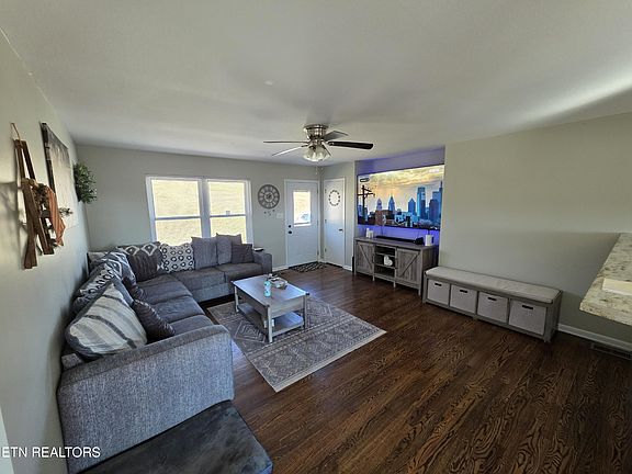 2nd image of 3920 Holland Trl