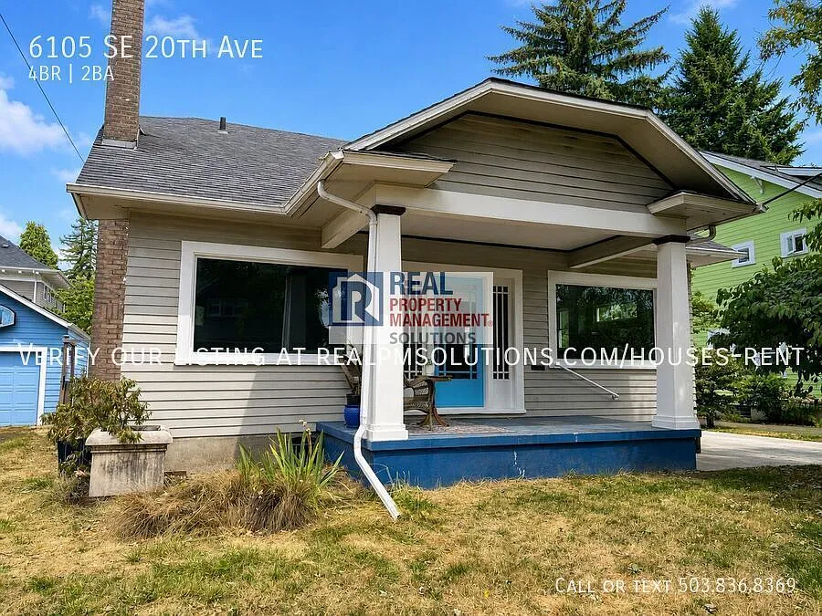Distinctive 4-Bedroom Craftsman in Sellwood-Westmoreland with Renovated Kitchen & Baths, Fenced B... — Photo 2