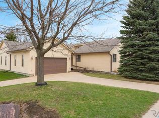 1400 N Tahoe Trl, Sioux Falls, SD 57110