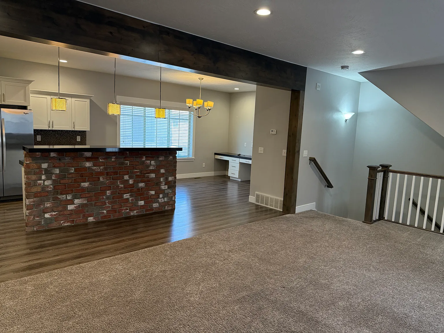 3 bed, 2.5 bath, 2200 sqft, $2,400 — Photo 4