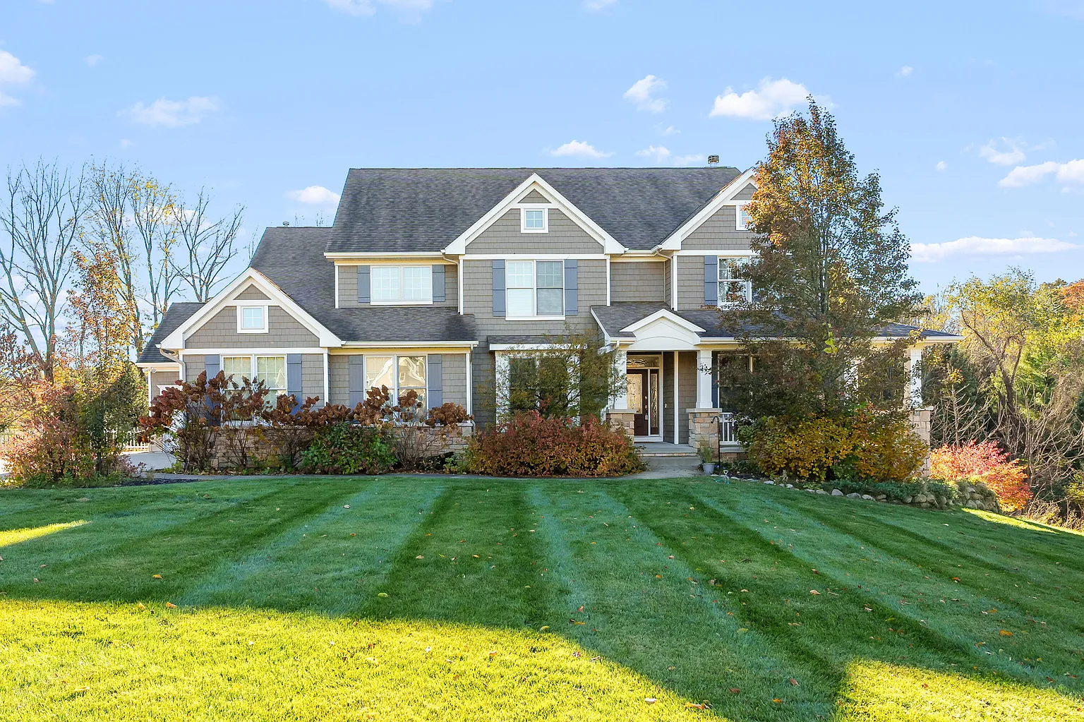 8459 Grapevine Cir photo 1