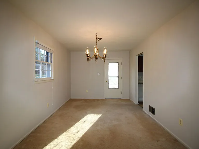 316 Patrick St SW — Photo 6