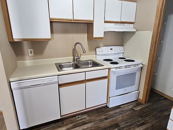 5th image of 11691 Parkway Dr #6