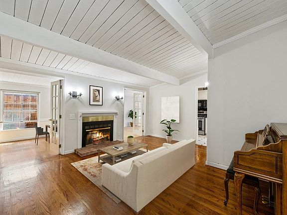 5th image of 2175 Laurelei Ave