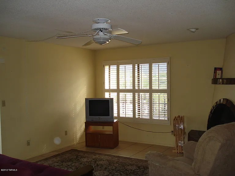 4841 N Paseo Presidio — Photo 7