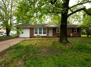 221 Circle Dr, Herrin, IL 62948