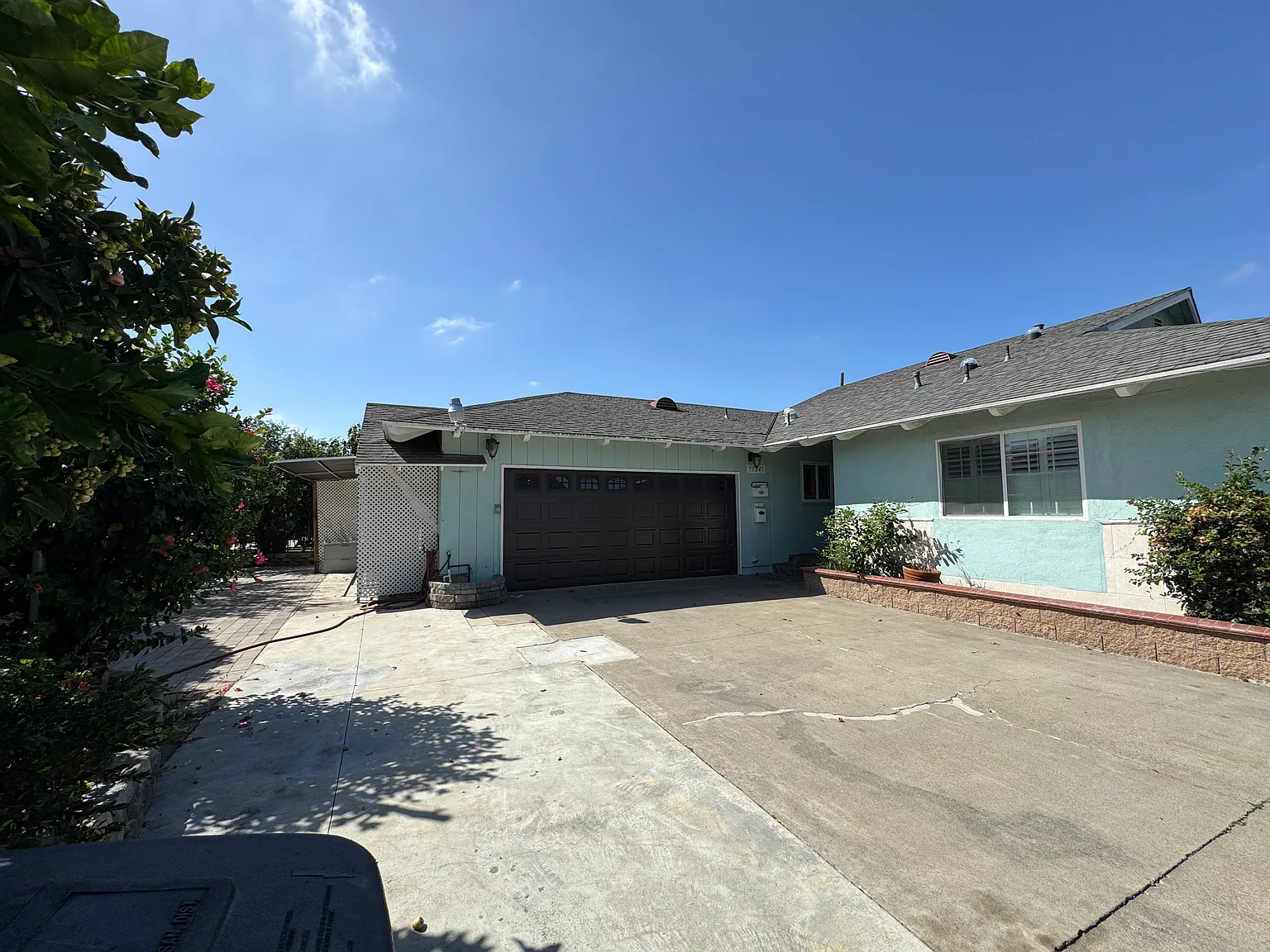 3 bed, 1.5 bath, 1752 sqft, $3,600 — Photo 2