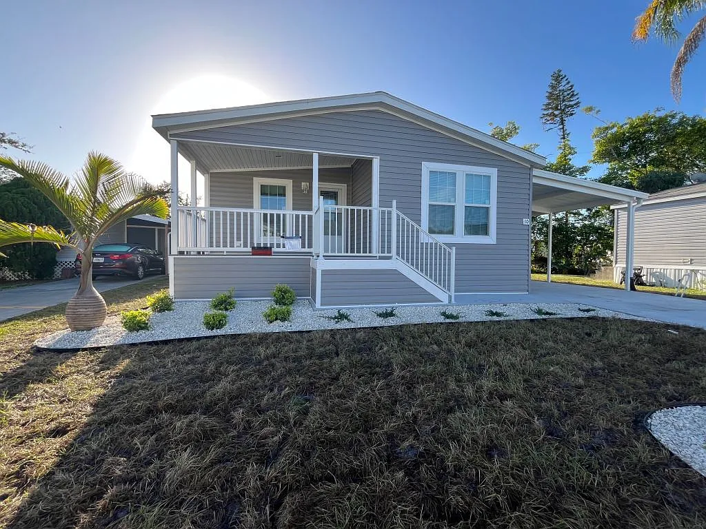 3 bed, 2.0 bath, 1355 sqft, $1,499 — Photo 1