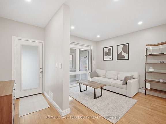 4th image of 350 Lumsden Ave