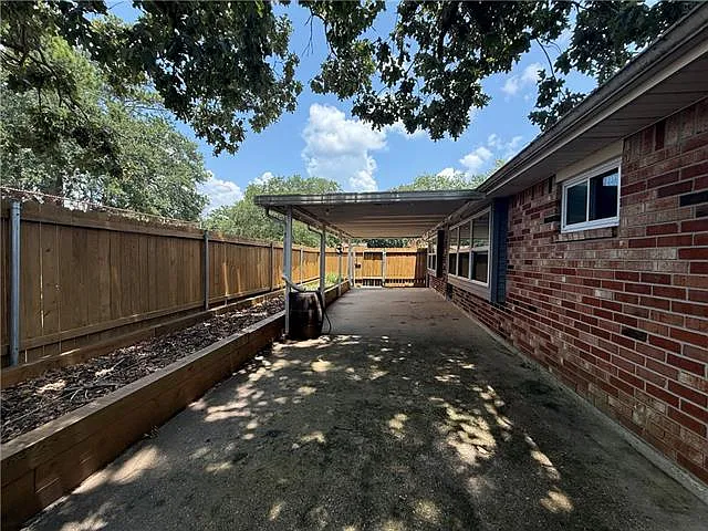 200 Tallwood Dr — Photo 34