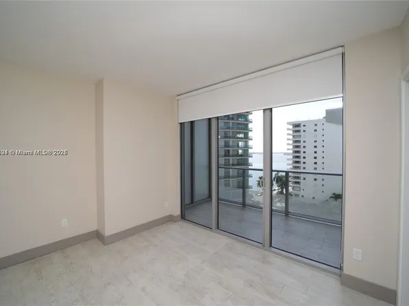 1300 Brickell Bay Dr APT 1006, Miami, FL 33131