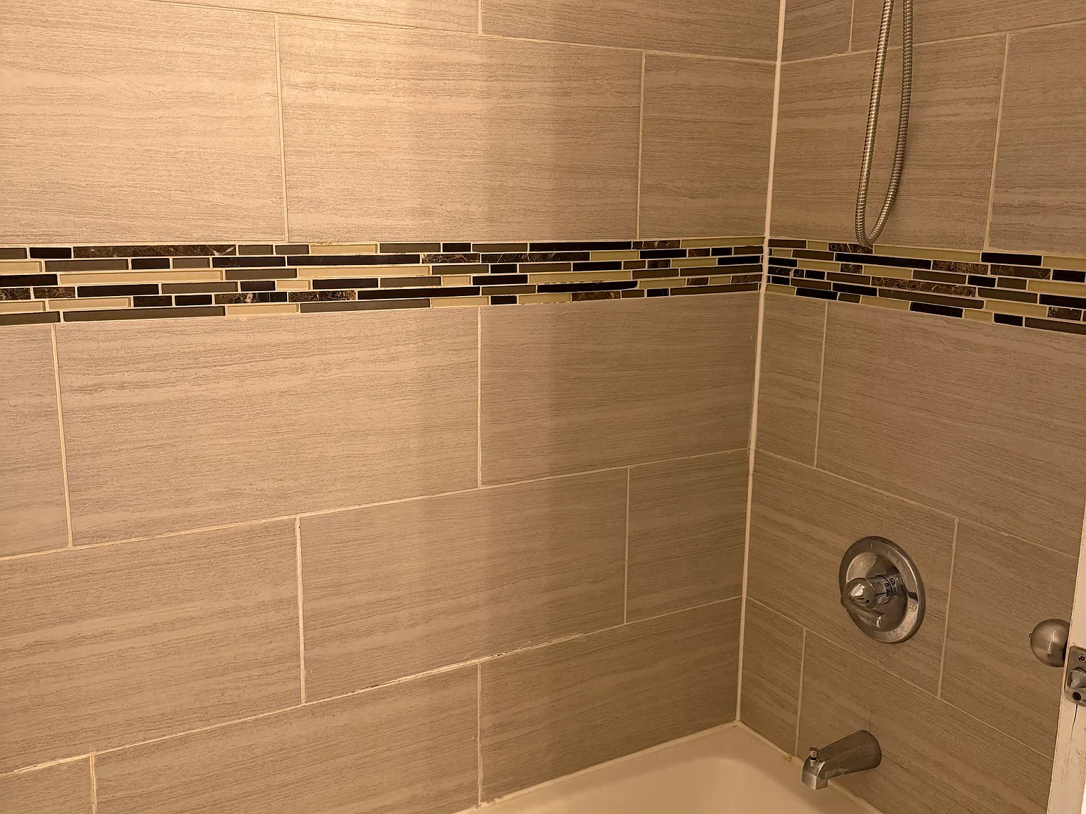 2 bed, 1350 sqft, $2,195 — Photo 4