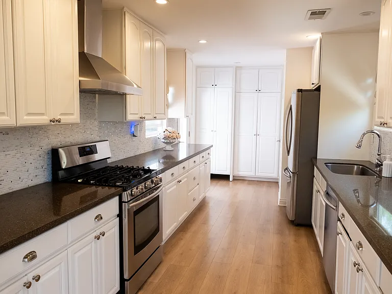 10706 Langmuir Ave — Photo 7