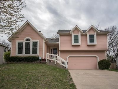 12430 S Ortega Dr, Olathe, KS, 66062