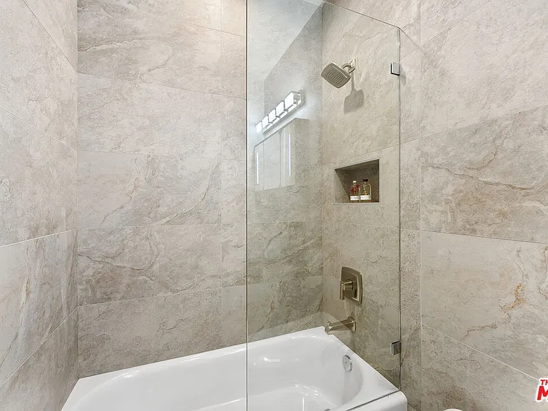 3932 Minerva Ave — Photo 16
