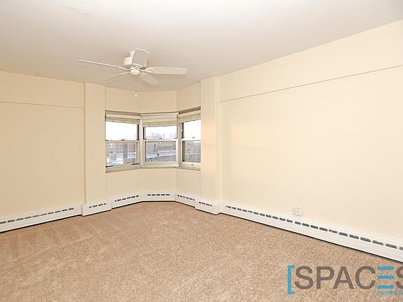3rd image of 4960 N Marine Dr APT 917