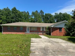 916 Camp Four Jacks Rd, Biloxi, MS 39532