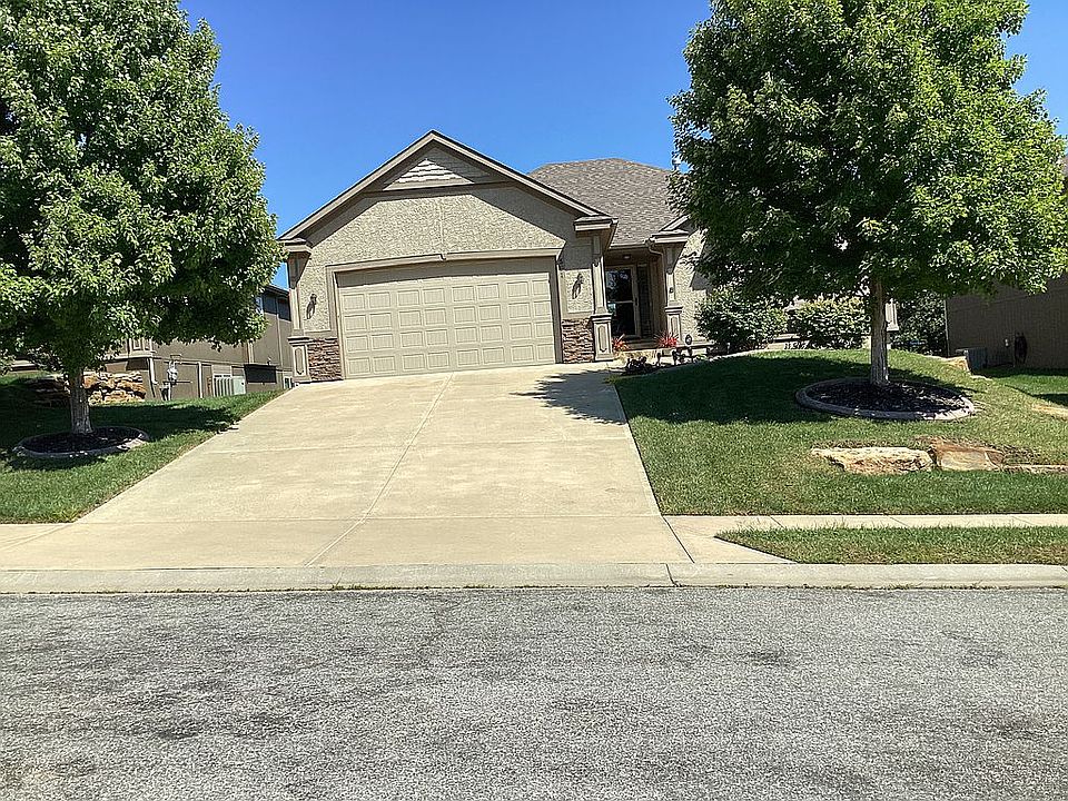 1st image of 501 S 137th Ter