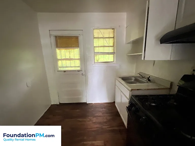 1277 Airways Blvd #2 — Photo 4