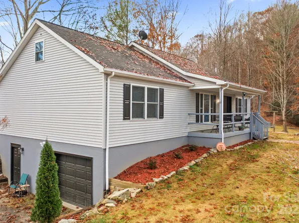 937 Sampson Rd, Lenoir, NC 28645