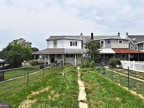4th image of 28 W Smith St