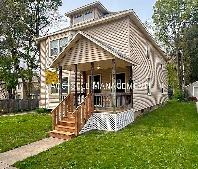 235 Page St NE #235 — Photo 1