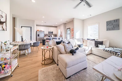 Villa West Photo 1