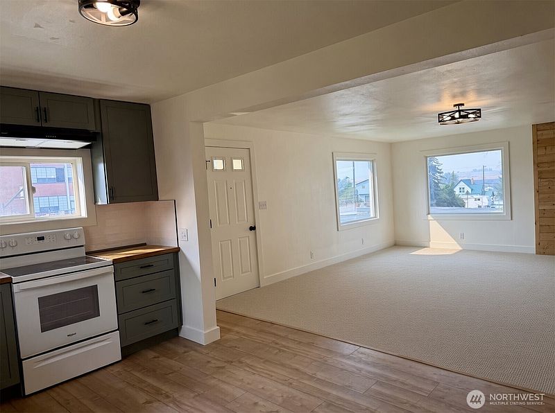 5th image of 511 SE Brace Street