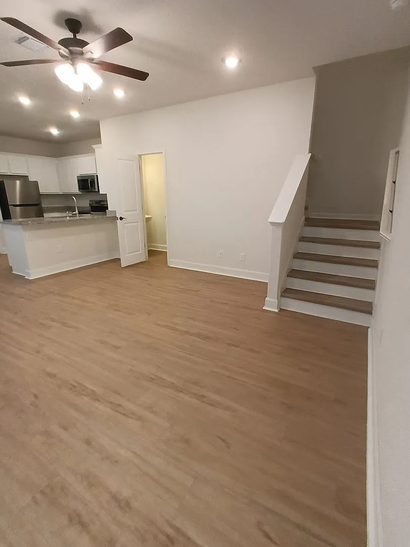 No Carpet! Gated 3 Bedroom Townhome — Photo 3