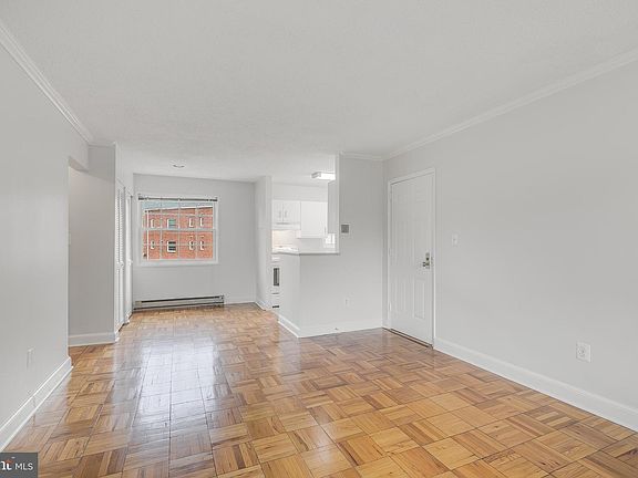 4th image of 1714 W Abingdon Dr APT 201