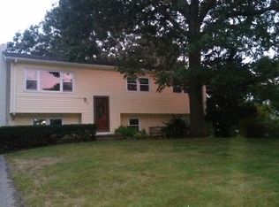 6 Wetomachick Ave, Westerly, RI 02891