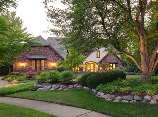 1005 Ashley Ln, Libertyville, IL 60048