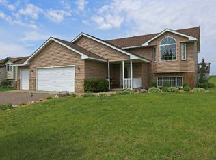 10098 Park Place Dr, Monticello, MN 55362