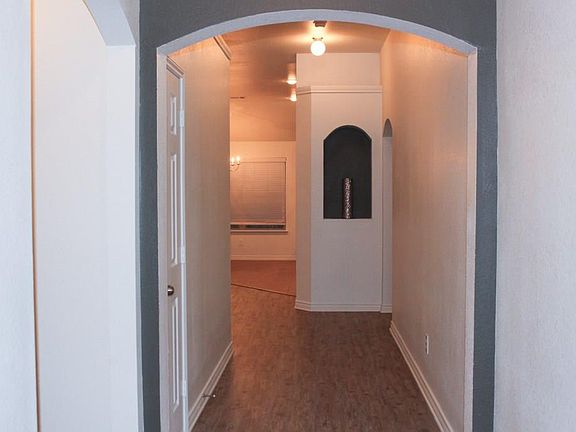3rd image of 257 Creekside Dr