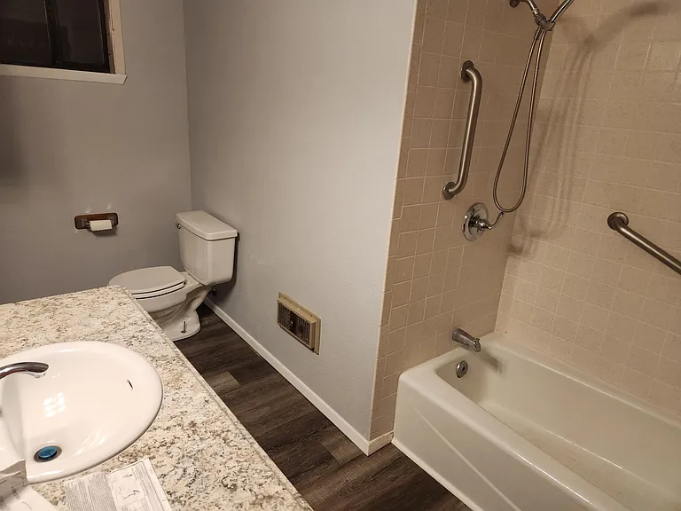 1821 N Kansas Ave — Photo 11